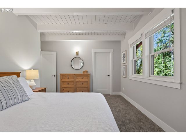 3239 Nw SKYLINE Blvd, Portland, OR 97229