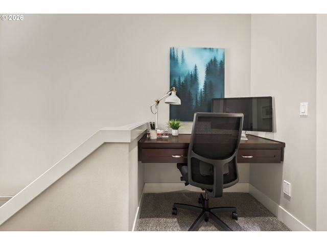 3239 Nw SKYLINE Blvd, Portland, OR 97229