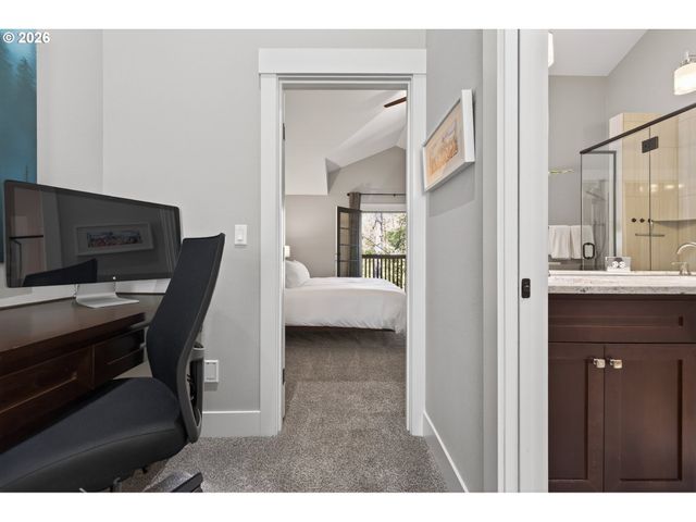 3239 Nw SKYLINE Blvd, Portland, OR 97229