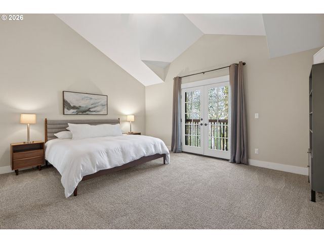 3239 Nw SKYLINE Blvd, Portland, OR 97229