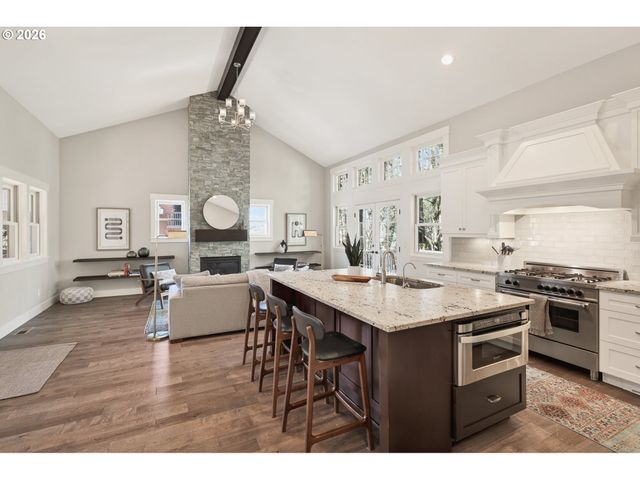 3239 Nw SKYLINE Blvd, Portland, OR 97229