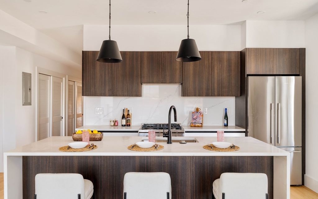 30 Condor St 4, Boston, MA 02128