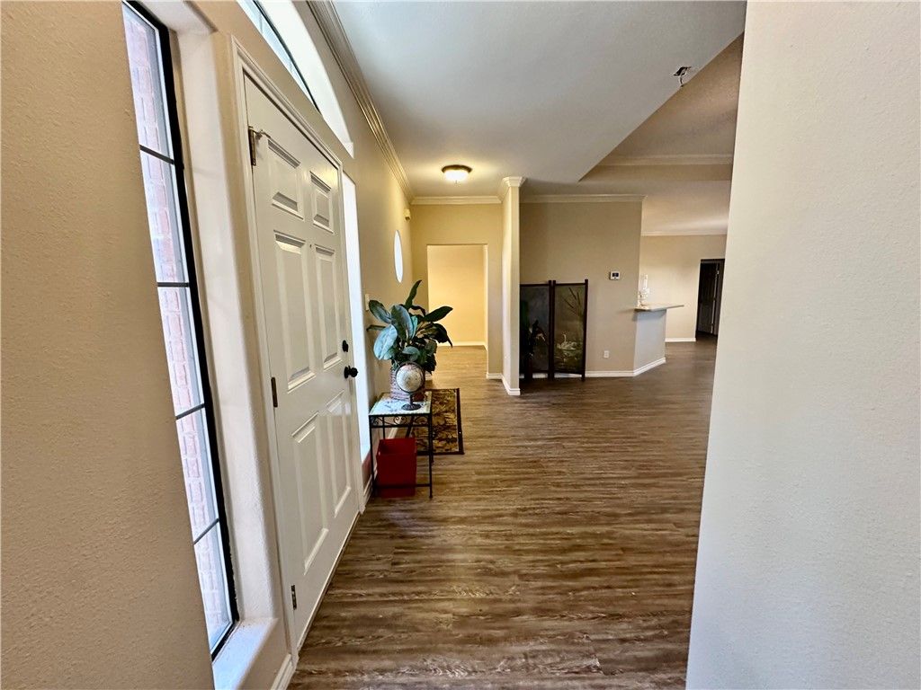 1422 W Deberry Ave, Aransas Pass, TX 78336 — photo 2