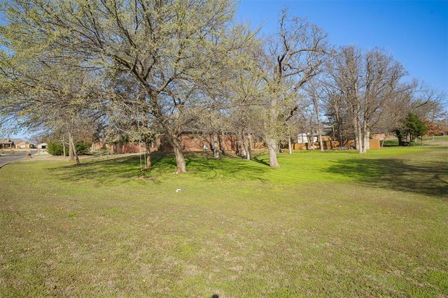 3630 Riverwood Lane, Edmond, OK 73034
