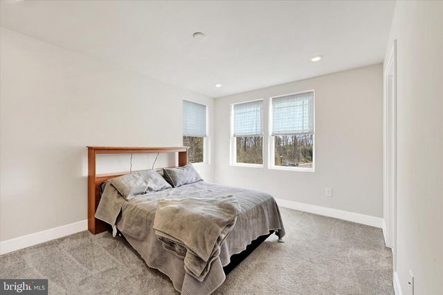 1819 BETTERTON RD, Essex, MD 21221