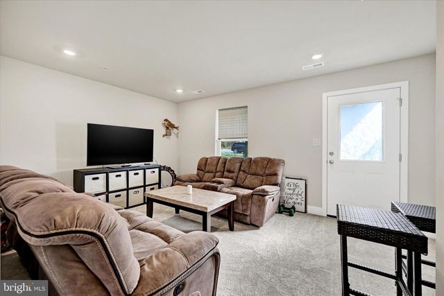1819 BETTERTON RD, Essex, MD 21221