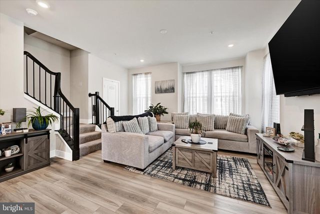 1819 BETTERTON RD, Essex, MD 21221