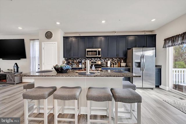 1819 BETTERTON RD, Essex, MD 21221