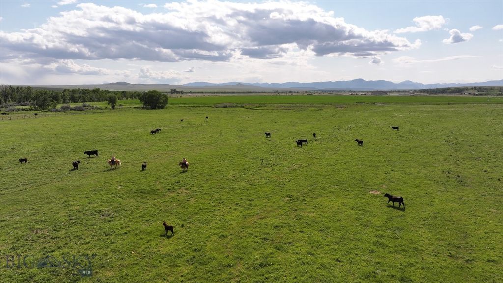 Address unavailable. photo 32