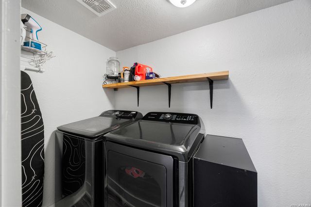 1819 Edison, San Antonio, TX 78201