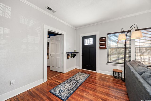 1819 Edison, San Antonio, TX 78201