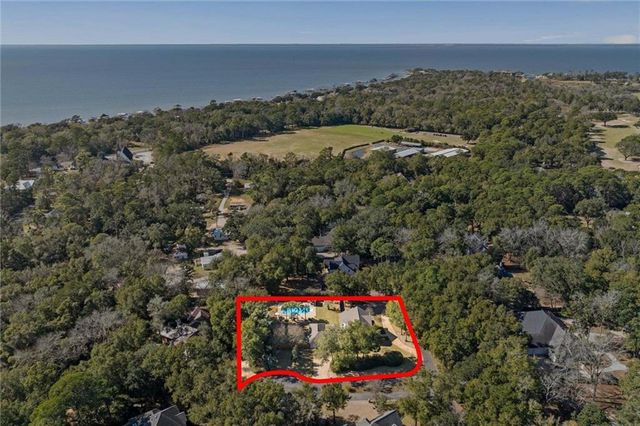 17359 Wildwood Court, Fairhope, AL 36532