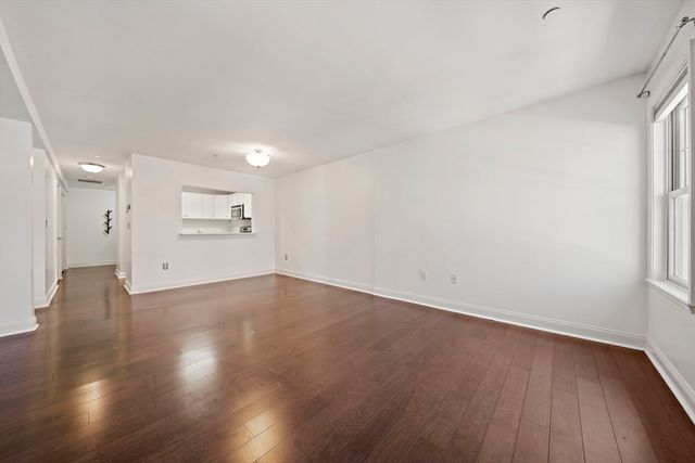 391 Pleasant St 201, Melrose, MA 02176