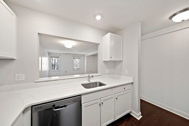 391 Pleasant St 201, Melrose, MA 02176