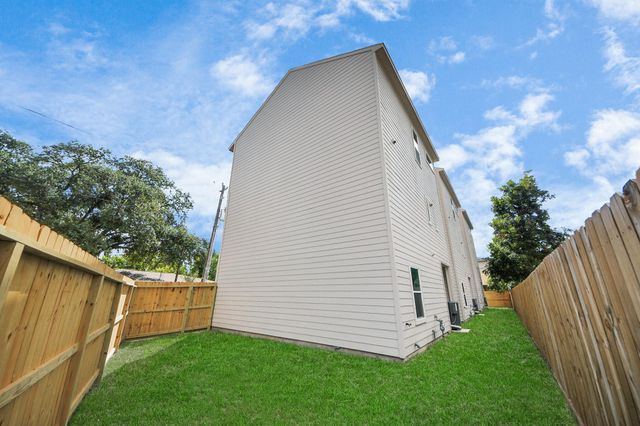 322 E 35 Th Street, Houston, TX 77018