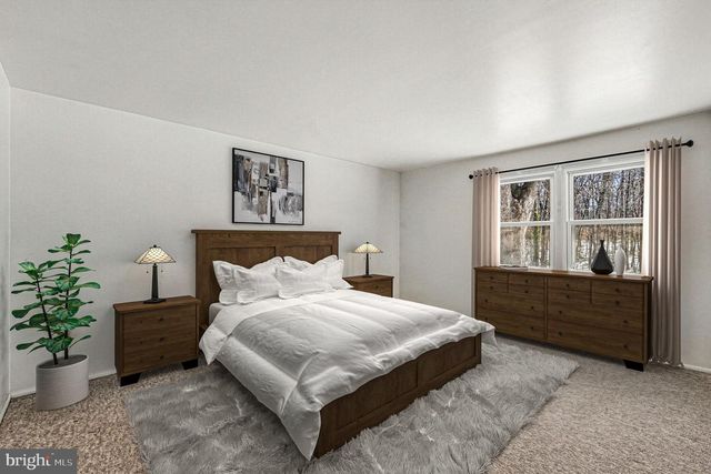 3212 WAVERLY DR, Fredericksburg, VA 22407