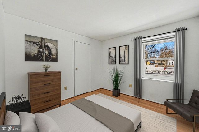 3212 WAVERLY DR, Fredericksburg, VA 22407