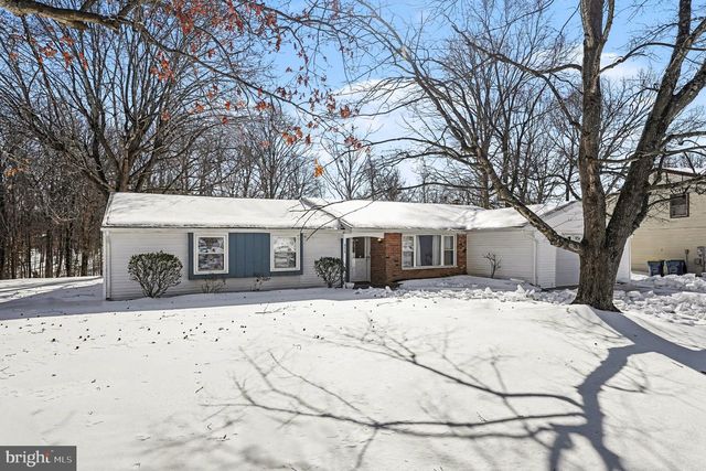 3212 WAVERLY DR, Fredericksburg, VA 22407