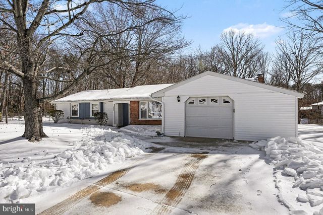 3212 WAVERLY DR, Fredericksburg, VA 22407