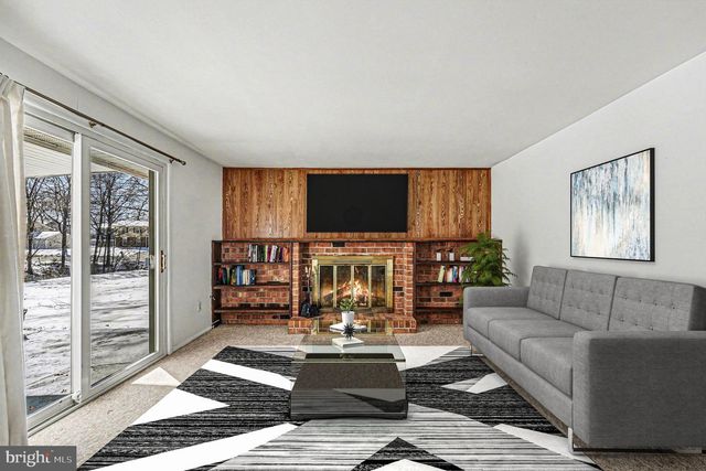 3212 WAVERLY DR, Fredericksburg, VA 22407