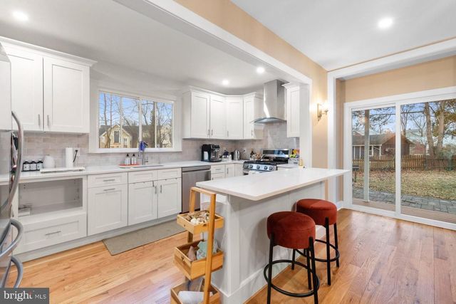 11 HENDRICKSON RD, Lawrenceville, NJ 08648