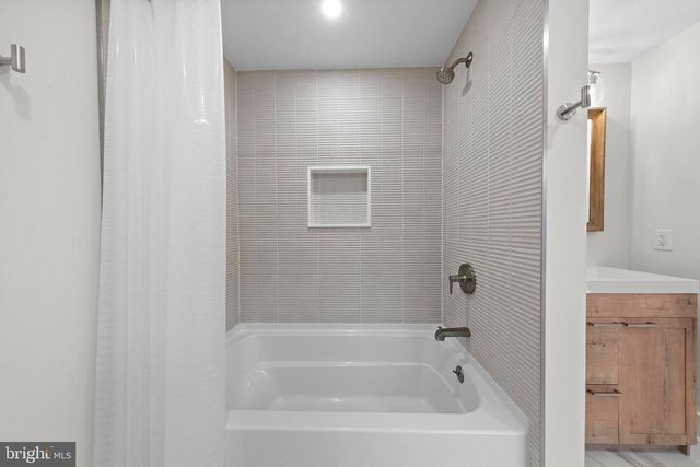 11 HENDRICKSON RD, Lawrenceville, NJ 08648