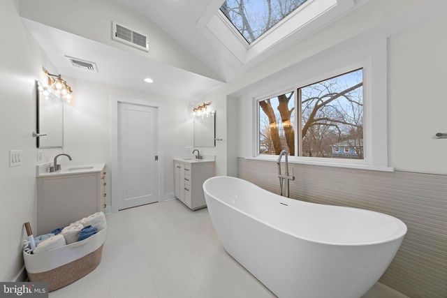 11 HENDRICKSON RD, Lawrenceville, NJ 08648