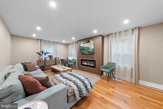 11 HENDRICKSON RD, Lawrenceville, NJ 08648