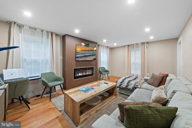 11 HENDRICKSON RD, Lawrenceville, NJ 08648