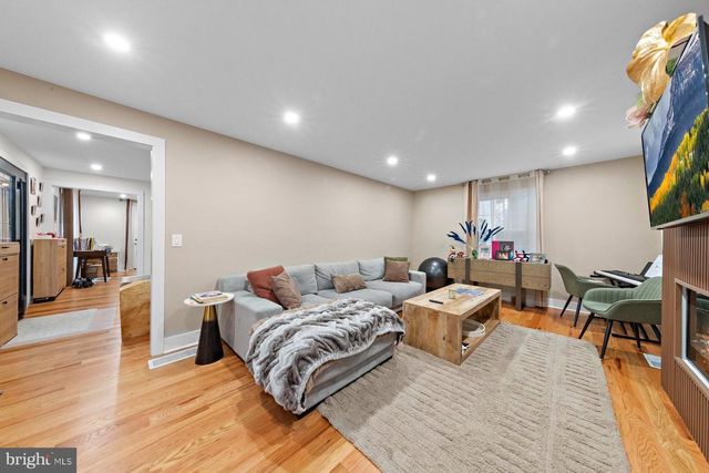 11 HENDRICKSON RD, Lawrenceville, NJ 08648