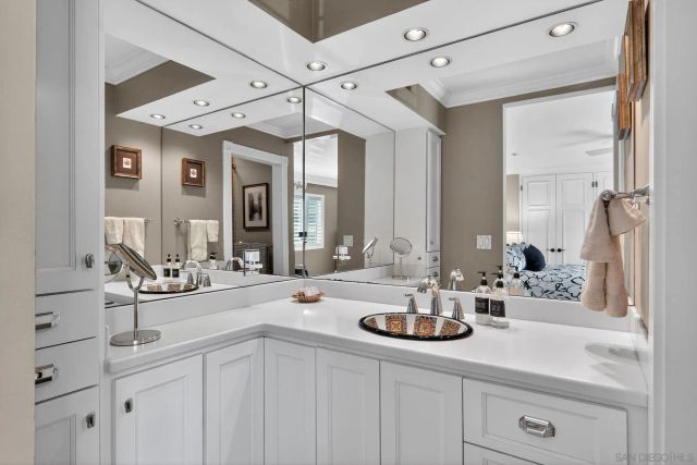 4324 Caminito de la Escena, San Diego, CA 92108