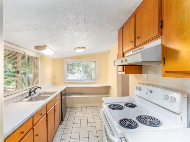 20 Spring Drive, Asheville, NC 28806