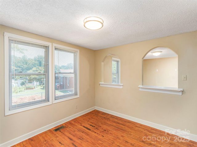 20 Spring Drive, Asheville, NC 28806