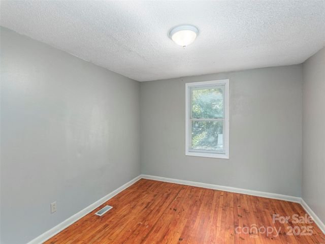 20 Spring Drive, Asheville, NC 28806