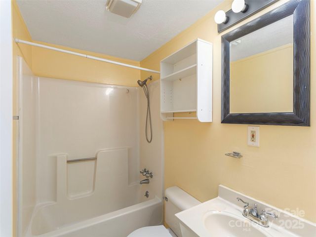 20 Spring Drive, Asheville, NC 28806