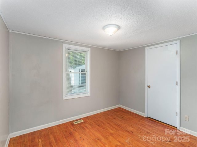 20 Spring Drive, Asheville, NC 28806