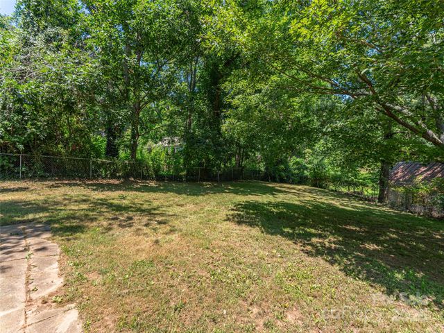 20 Spring Drive, Asheville, NC 28806