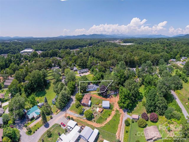 20 Spring Drive, Asheville, NC 28806