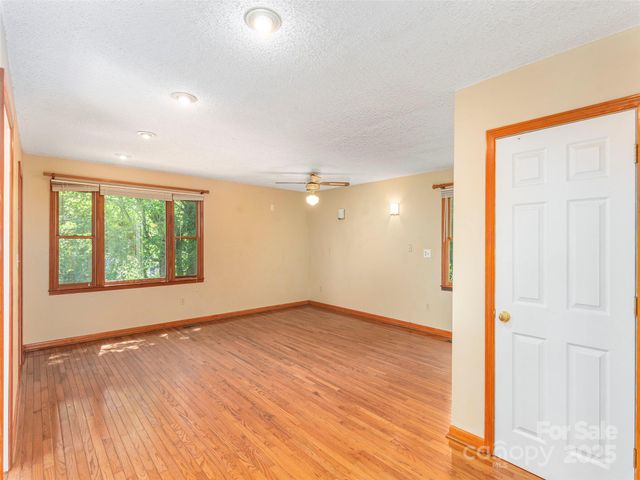 20 Spring Drive, Asheville, NC 28806