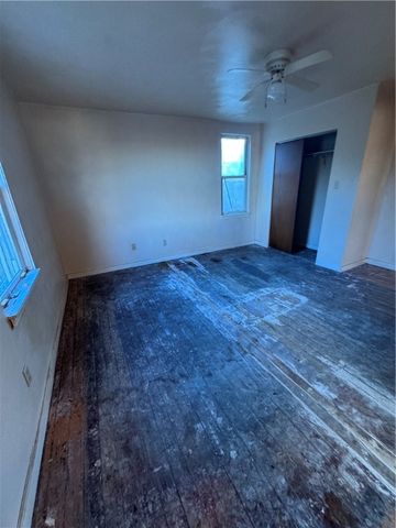 2722 Mission St, South Side, PA 15203