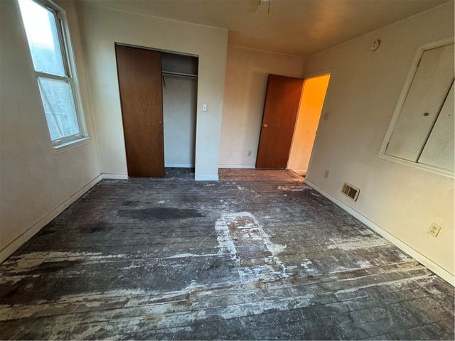 2722 Mission St, South Side, PA 15203