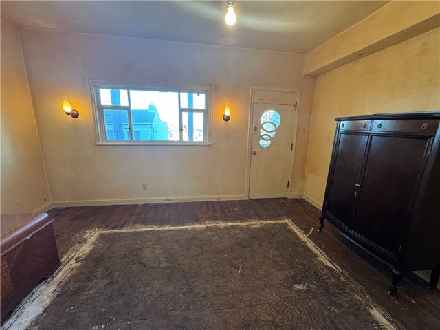 2722 Mission St, South Side, PA 15203