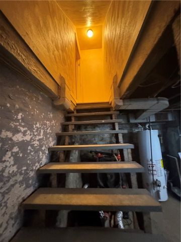 2722 Mission St, South Side, PA 15203