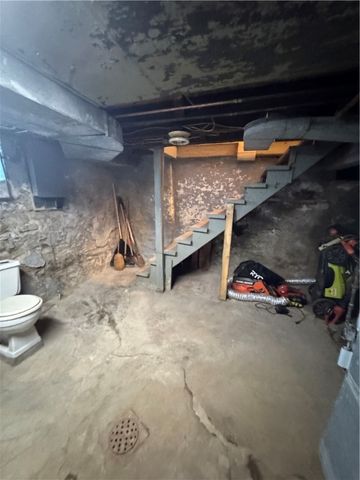 2722 Mission St, South Side, PA 15203