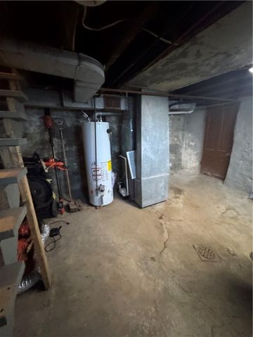 2722 Mission St, South Side, PA 15203