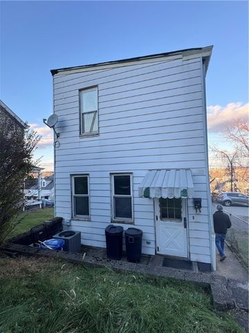 2722 Mission St, South Side, PA 15203