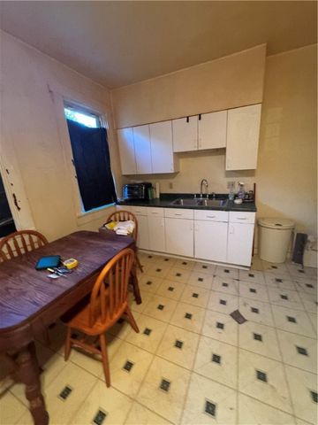 2722 Mission St, South Side, PA 15203