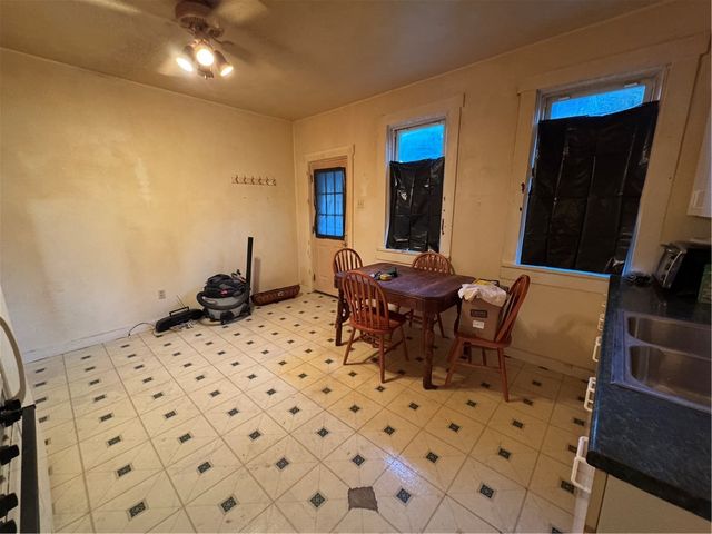 2722 Mission St, South Side, PA 15203