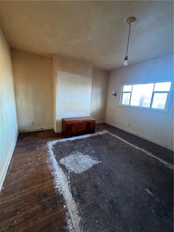 2722 Mission St, South Side, PA 15203