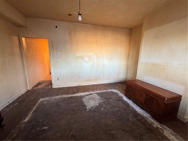 2722 Mission St, South Side, PA 15203